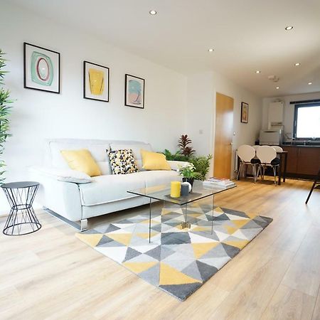 Perfectly Located Stunning Apartment 런던 외부 사진